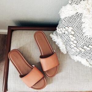 New minimalist at heart 🫶🏼 clog inspired platform sandal slides 8.5